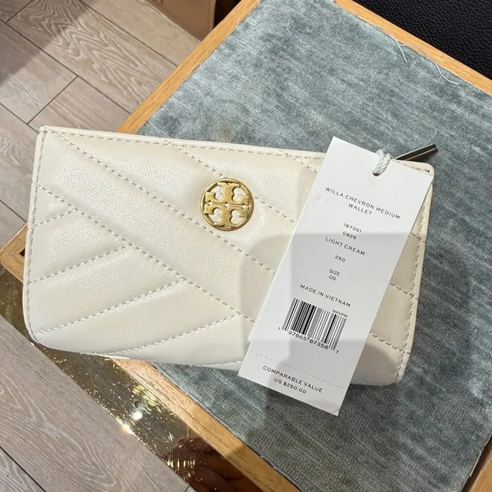 New‼️Tory Burch Willa Chevron Medium Wallet 187361 Light Cream $250